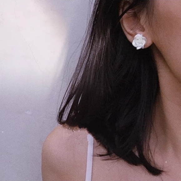 💙💕💕Last one Pearl Flower Stud Earrings - Picture 3 of 15